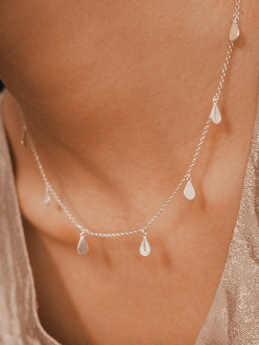 Raindrop Collarbone Filigree Necklace