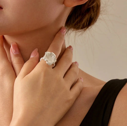 Single Hibiscus Bloom Filigree Ring